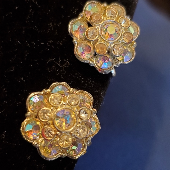 La Rue clips vintage AB stones flower screw back earrings - Picture 10 of 11